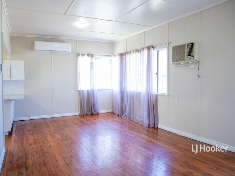 55 Raglan Street, Roma QLD 4455
