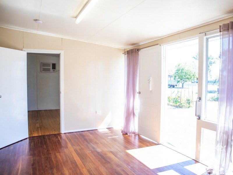 55 Raglan Street, Roma QLD 4455