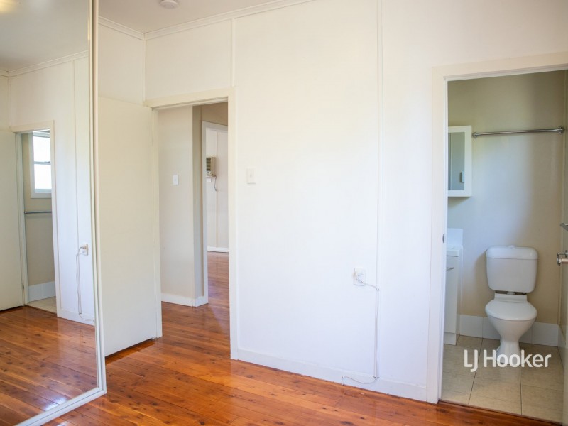 55 Raglan Street, Roma QLD 4455