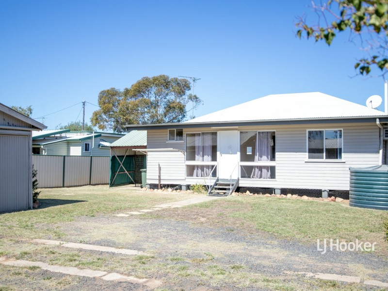 55 Raglan Street, Roma QLD 4455