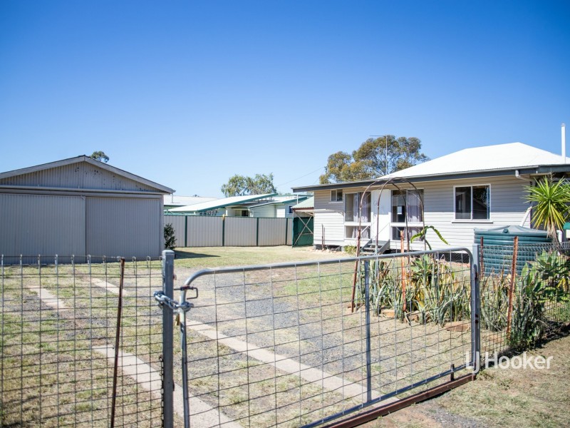 55 Raglan Street, Roma QLD 4455