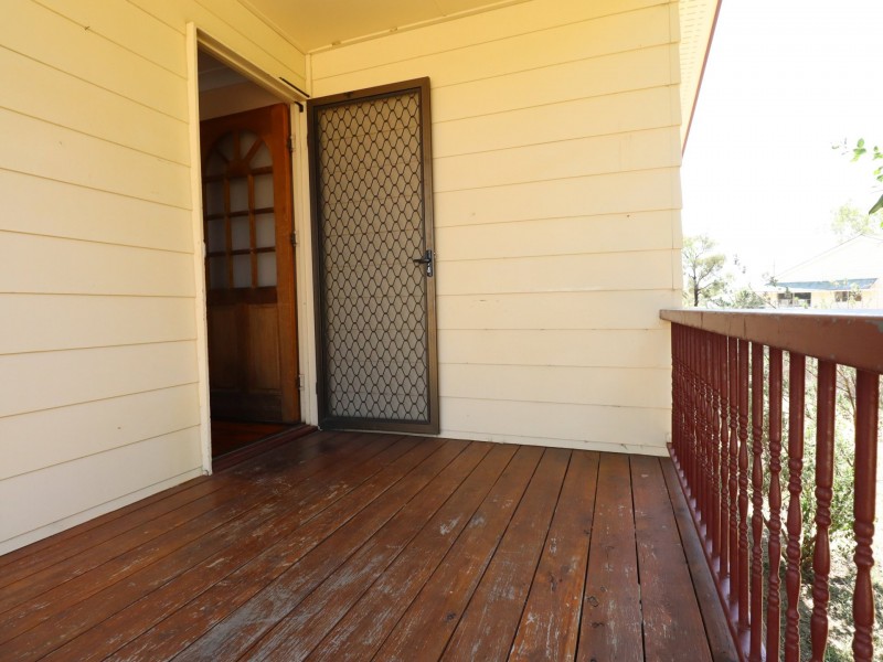 3 Timbury Street, Roma QLD 4455