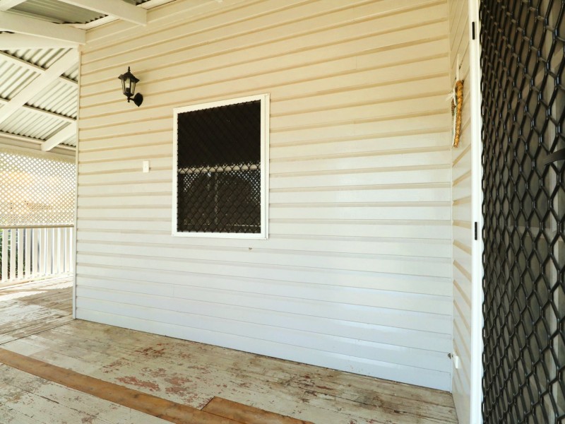 108 Arthur Street, Roma QLD 4455