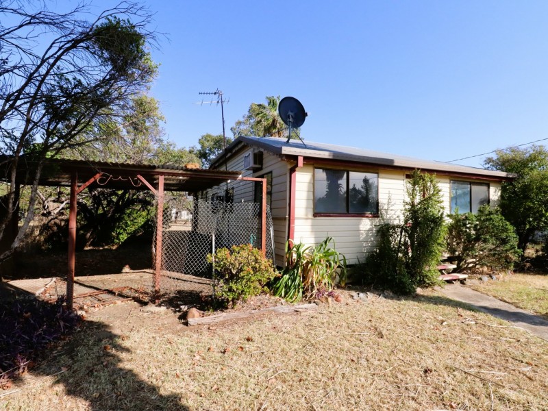 26 Ronald Street, Injune QLD 4454