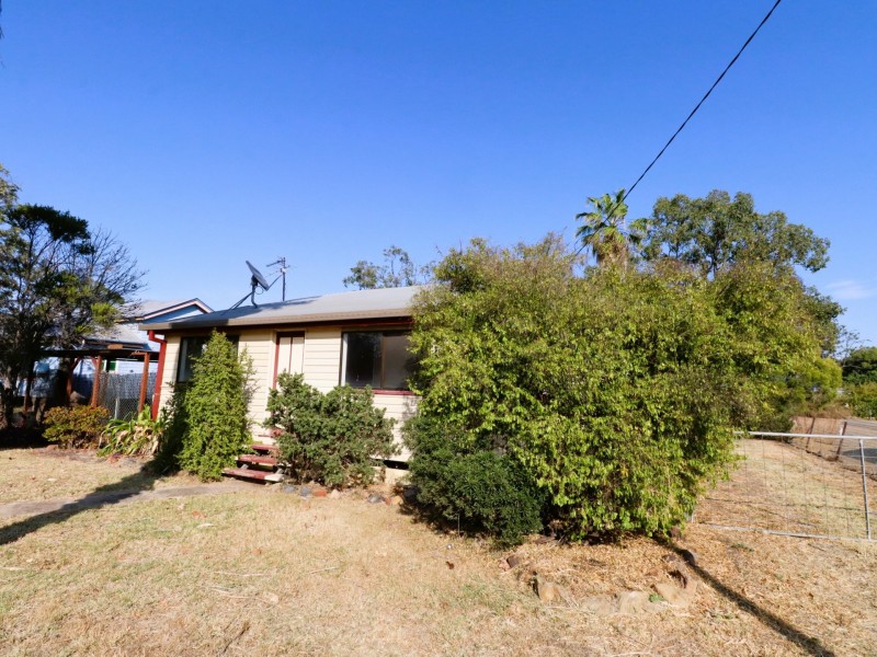 26 Ronald Street, Injune QLD 4454