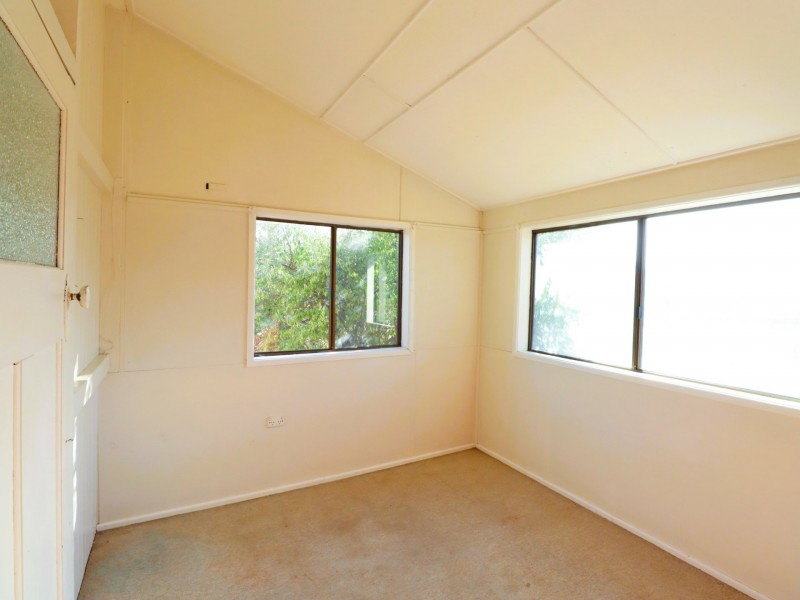 26 Ronald Street, Injune QLD 4454