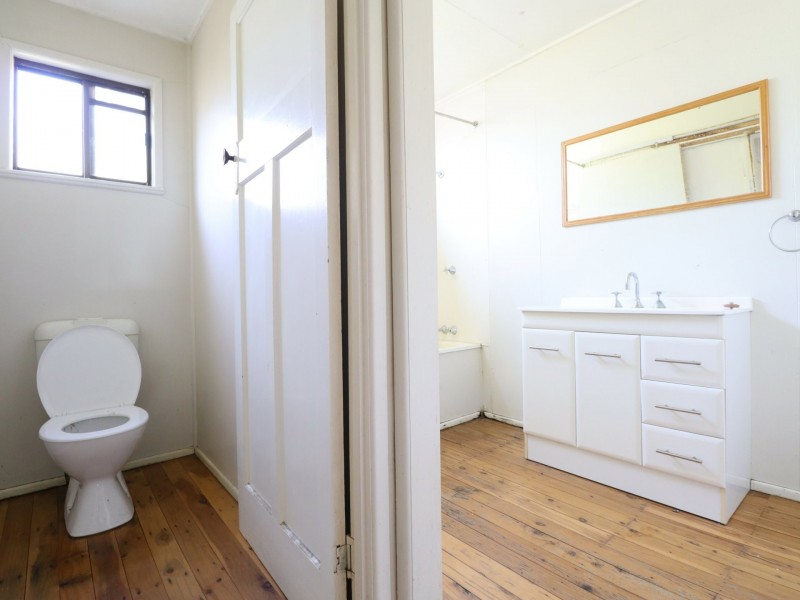 26 Ronald Street, Injune QLD 4454
