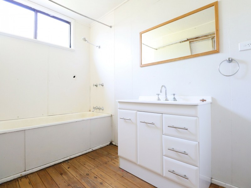 26 Ronald Street, Injune QLD 4454