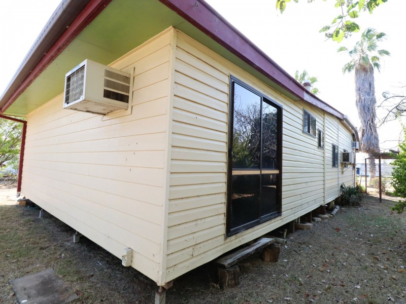 26 Ronald Street, Injune QLD 4454