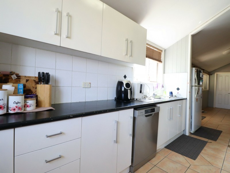 126 Wyndham Street, Roma QLD 4455