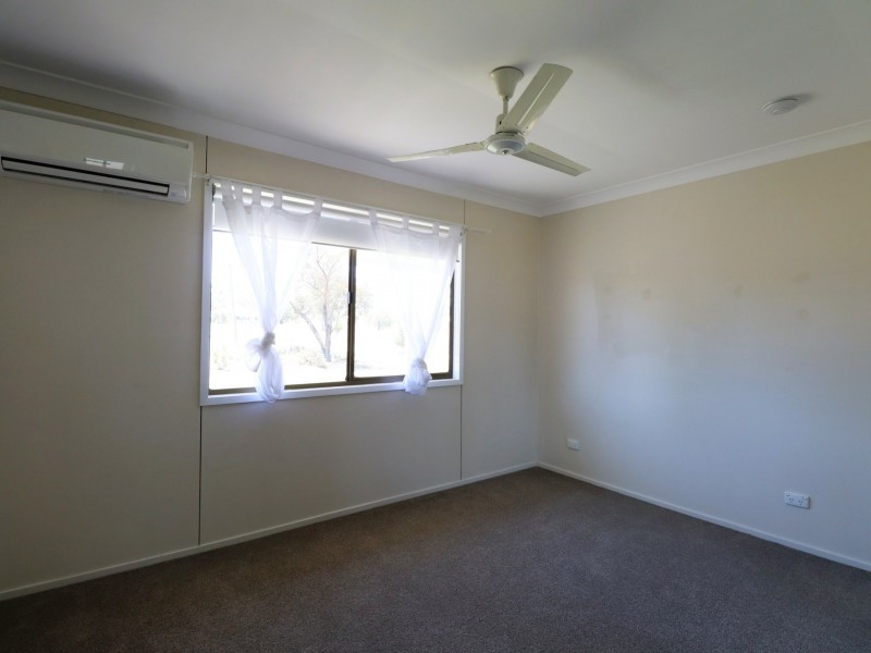 11 Roslyn Drive, Roma QLD 4455
