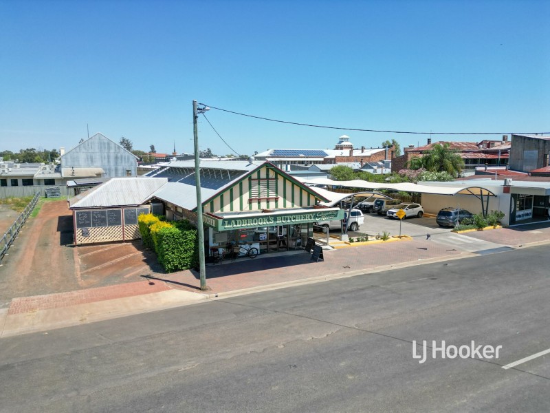 75 Arthur Street, Roma QLD 4455