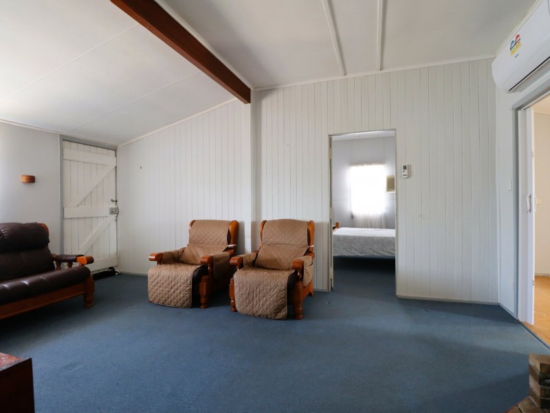 14 Queen Street, Amby QLD 4462