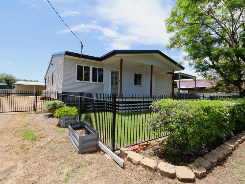 30 Charles Street, Roma QLD 4455