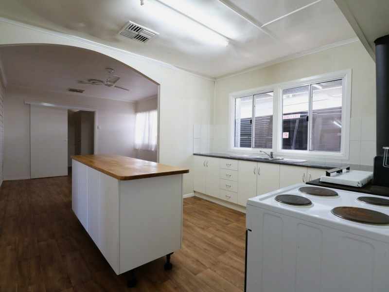 30 Charles Street, Roma QLD 4455