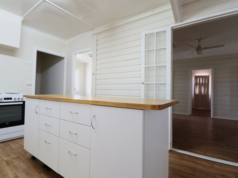 30 Charles Street, Roma QLD 4455