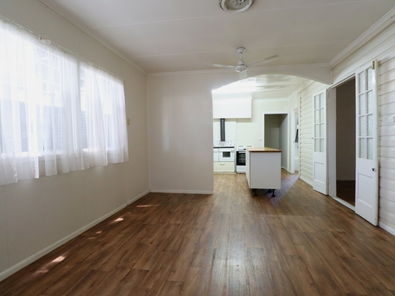 30 Charles Street, Roma QLD 4455