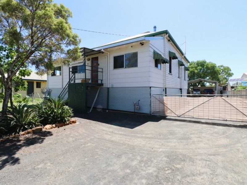 78 Hawthorne Street, Roma QLD 4455