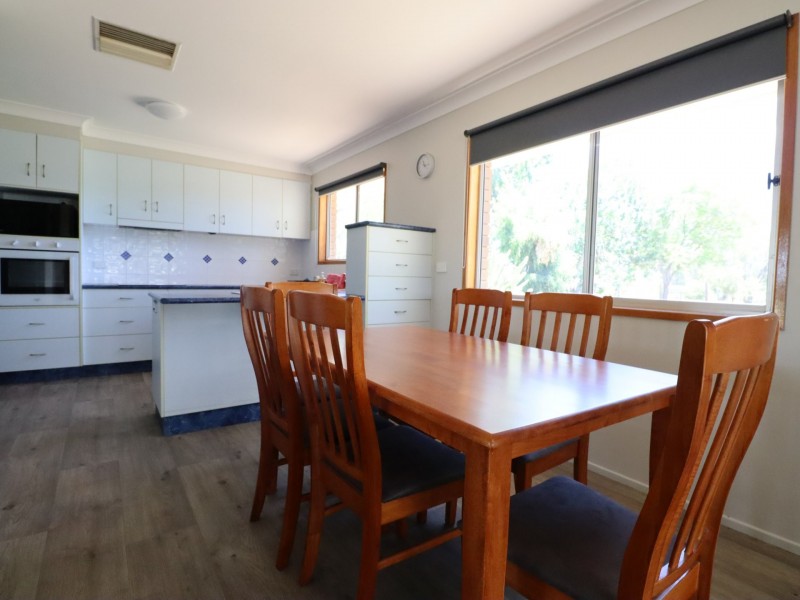 20 King St, Surat QLD 4417