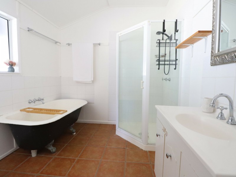 6 Twine Street, Roma QLD 4455