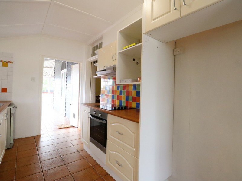 6 Twine Street, Roma QLD 4455