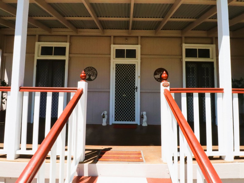 20 Phillip Street, Roma QLD 4455