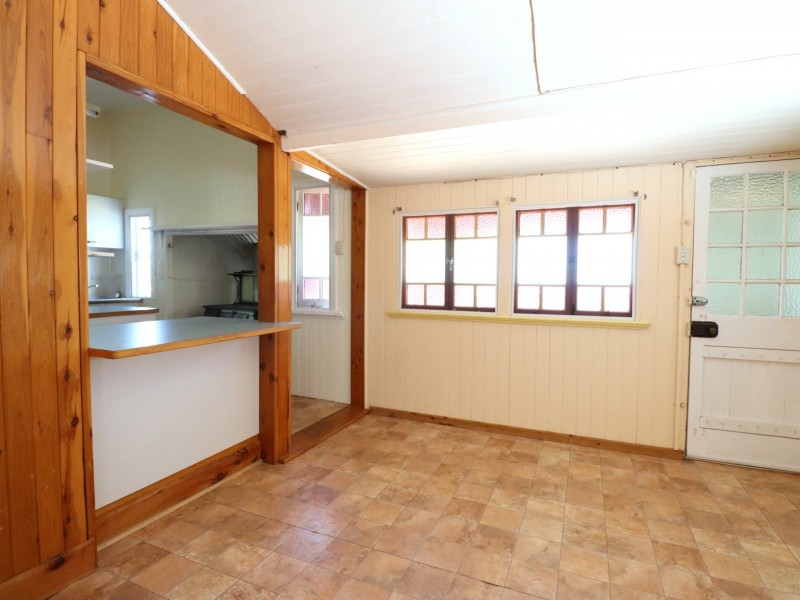 24 Phillip Street, Roma QLD 4455