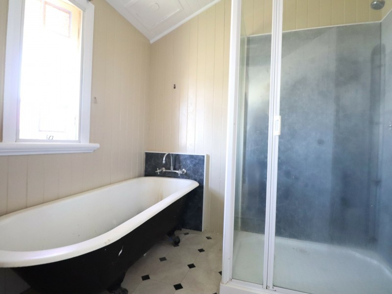 24 Phillip Street, Roma QLD 4455