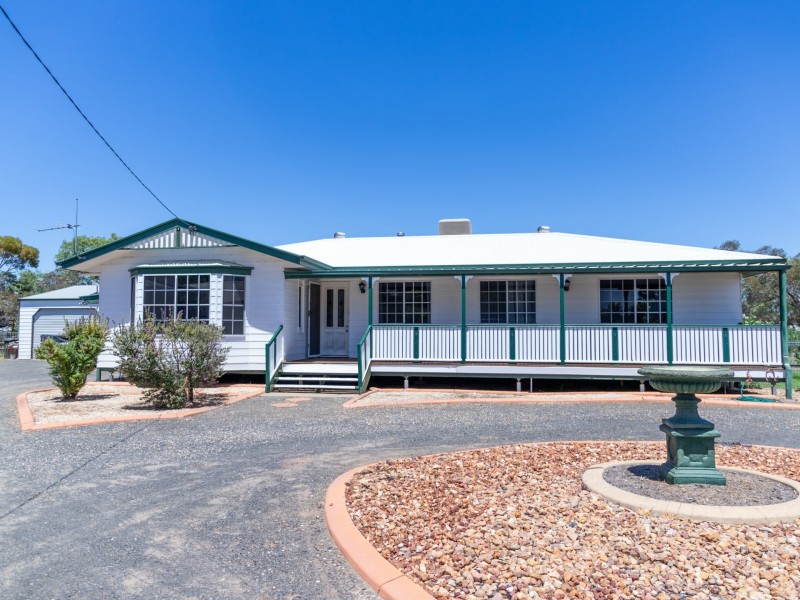 17 Rosedale Close, Roma QLD 4455