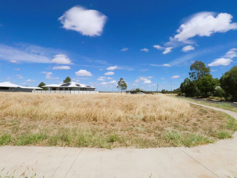 12 Bromeliad Circuit, Roma QLD 4455