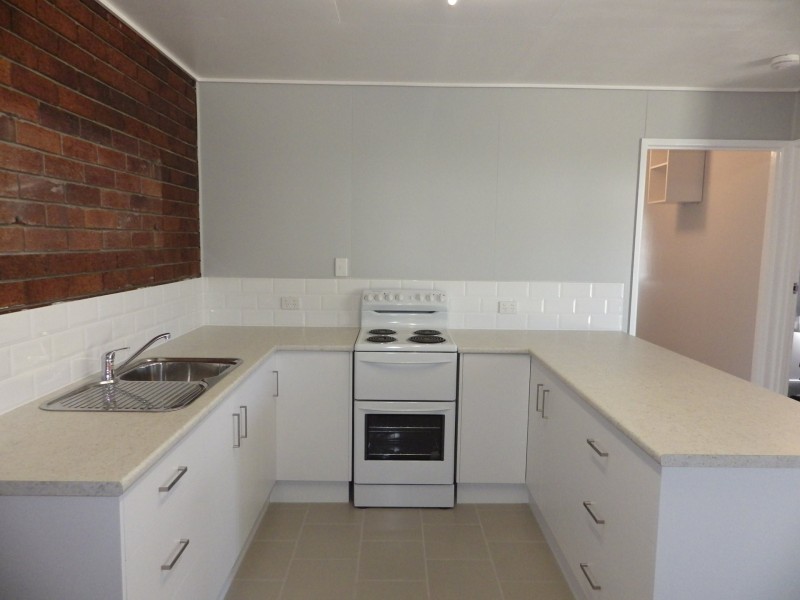 2/4 Wright Street, Roma QLD 4455