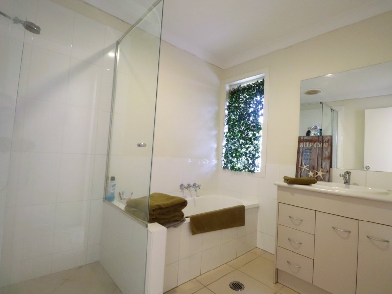 5 Ivy Street, Roma QLD 4455