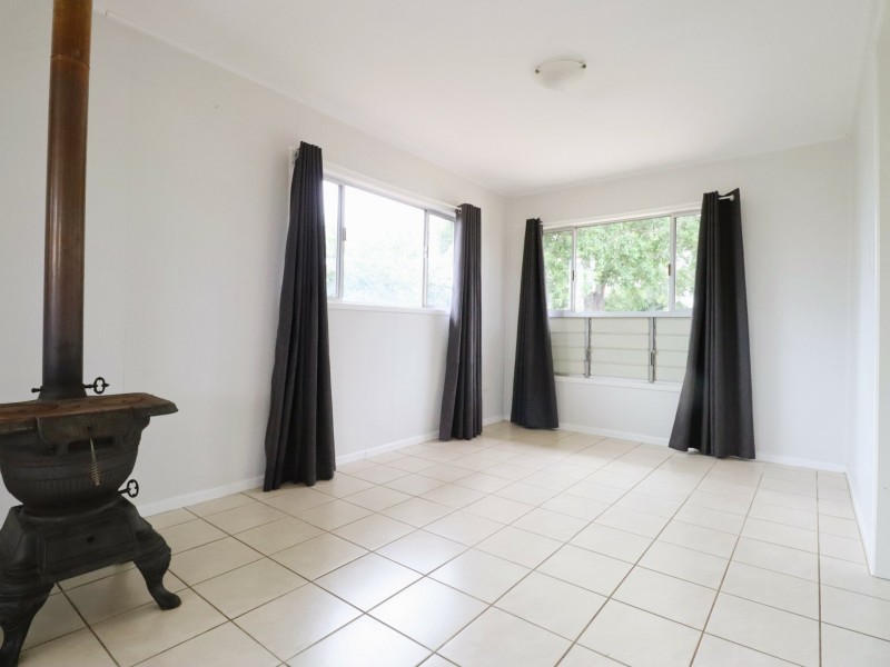 148 Alice Street, Mitchell QLD 4465