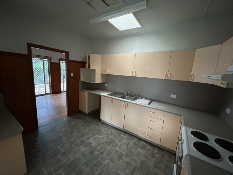 11 Major Street, Roma QLD 4455