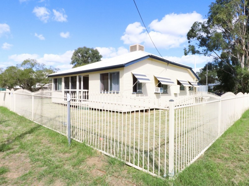 12 Bowen Street, Roma QLD 4455