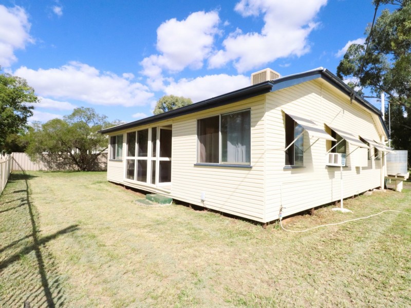 12 Bowen Street, Roma QLD 4455