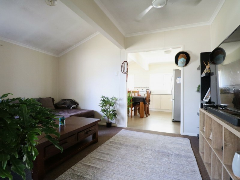 12 Bowen Street, Roma QLD 4455