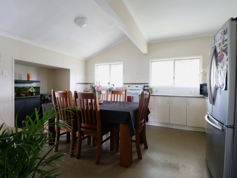 12 Bowen Street, Roma QLD 4455