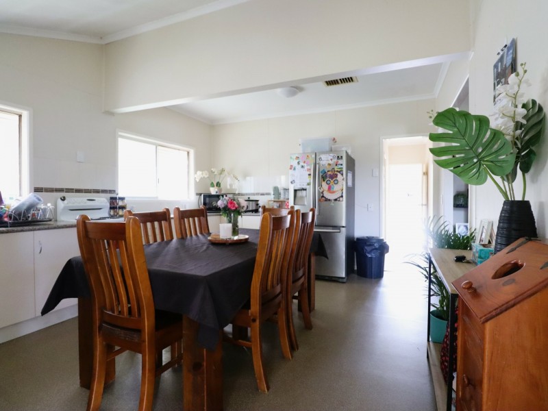 12 Bowen Street, Roma QLD 4455