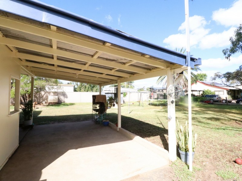 12 Bowen Street, Roma QLD 4455
