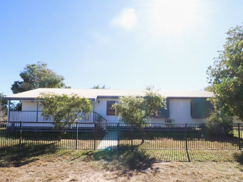 7 – 9 Robertson Street, Roma QLD 4455