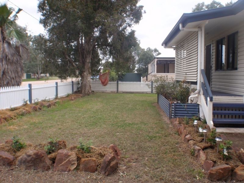 4 Wyndham Street, Roma QLD 4455