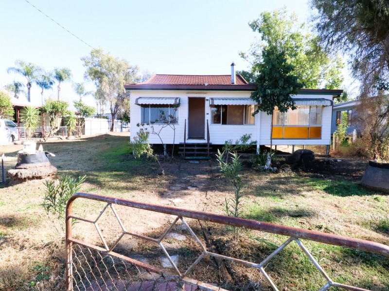 56 Hutton Street, Injune QLD 4454