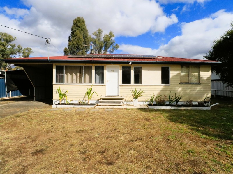 74 Northern Road, Roma QLD 4455