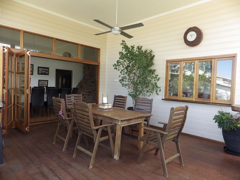 71 Bowen Street, Roma QLD 4455