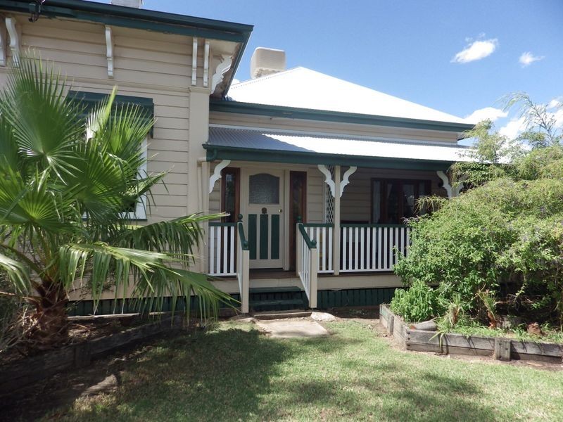 71 Bowen Street, Roma QLD 4455
