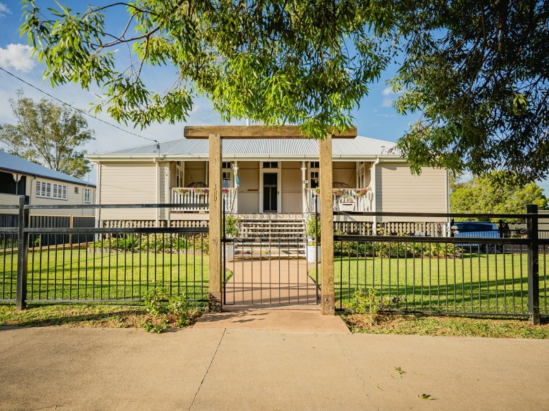 169 McDowall Street, Roma QLD 4455