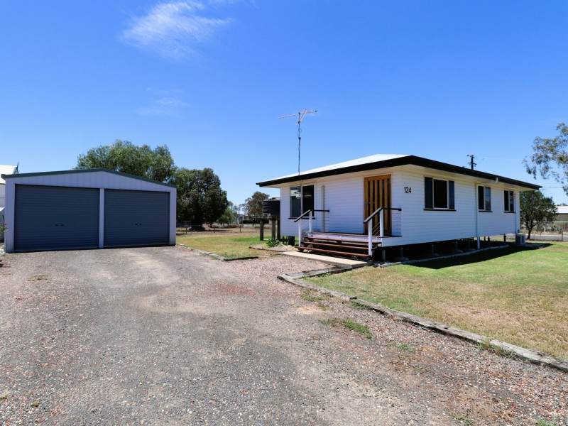 124 Charles Street, Roma QLD 4455