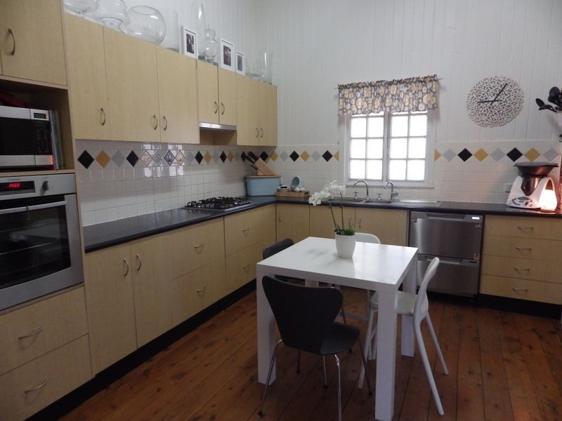 285 Edwardes Street, Roma QLD 4455