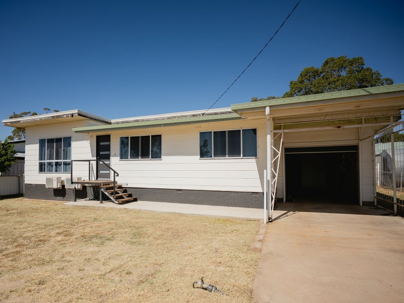50 Elmer Street, Roma QLD 4455
